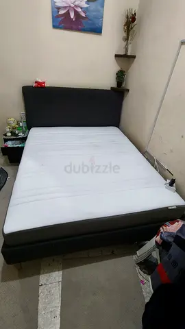 Queen Size ikea bed  Mattress 160×200.