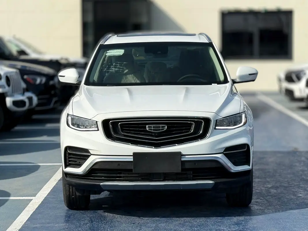 Geely Azkarra 2023 — photo 1 of 14