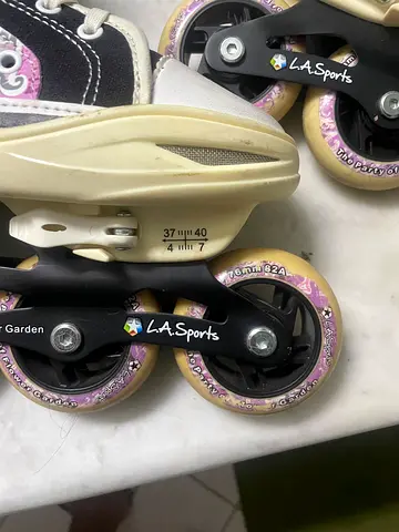 Skates