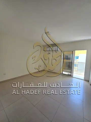للإيجار السنوي في الشارقة المجاز 2 شقة غرفتين وصالة أول ساكن بعد التجديد.