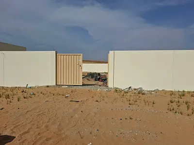 ارض مسورة 10000 الف قدم لليجار الصناعية الصجعه