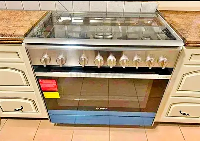 Bosch 5 Burner Full Gas cooker 90 by 60 cm German Engineering