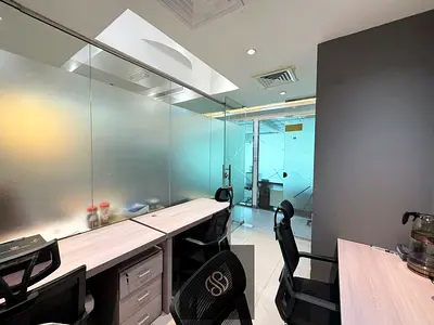 مكتب مفروش | 150 قدم مربع | الخليج التجاري |  29,500 درهم