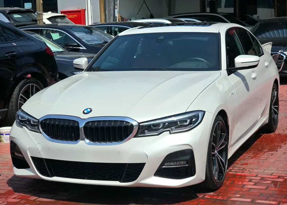 BMW 3-Series 2022 — photo 1 of 16
