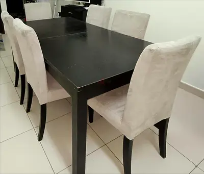 Luxury Jet Black Extendable Dining Table + 6 Comfortable Soft cushioned Chairs