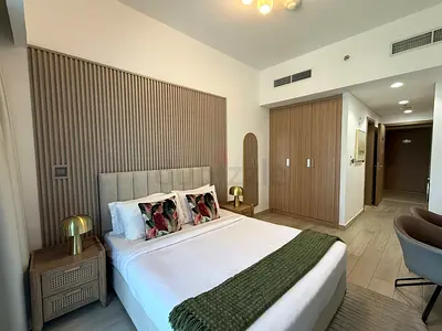 Modern Bedroom Set with Elegant Design