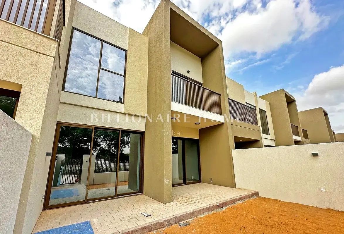 Negotiable upto 3.8M | Corner Unit | Back to Back | Prime Location