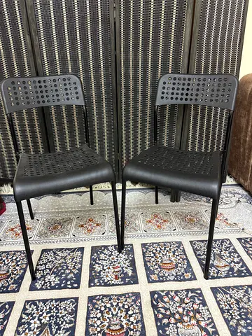 URGENT 2 CHAIRS FOR SALE