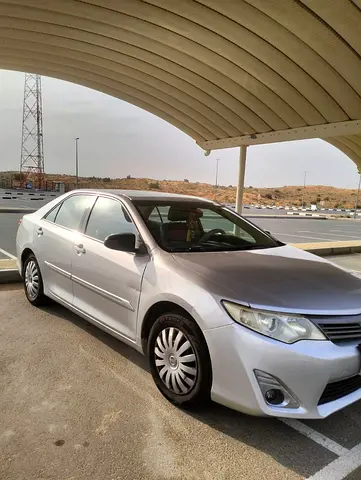 Toyota Camery S/ 2013 Model/ 195000km