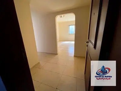 بلكون بإطلالة مفتوحة – أجمل وأرقى شقة غرفة وصالة في القاسمية الند بجوار ميغا مول .