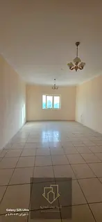 Two-bedroom apartment with a living room, balcony, and two bathrooms. Spacious and excellent locatio