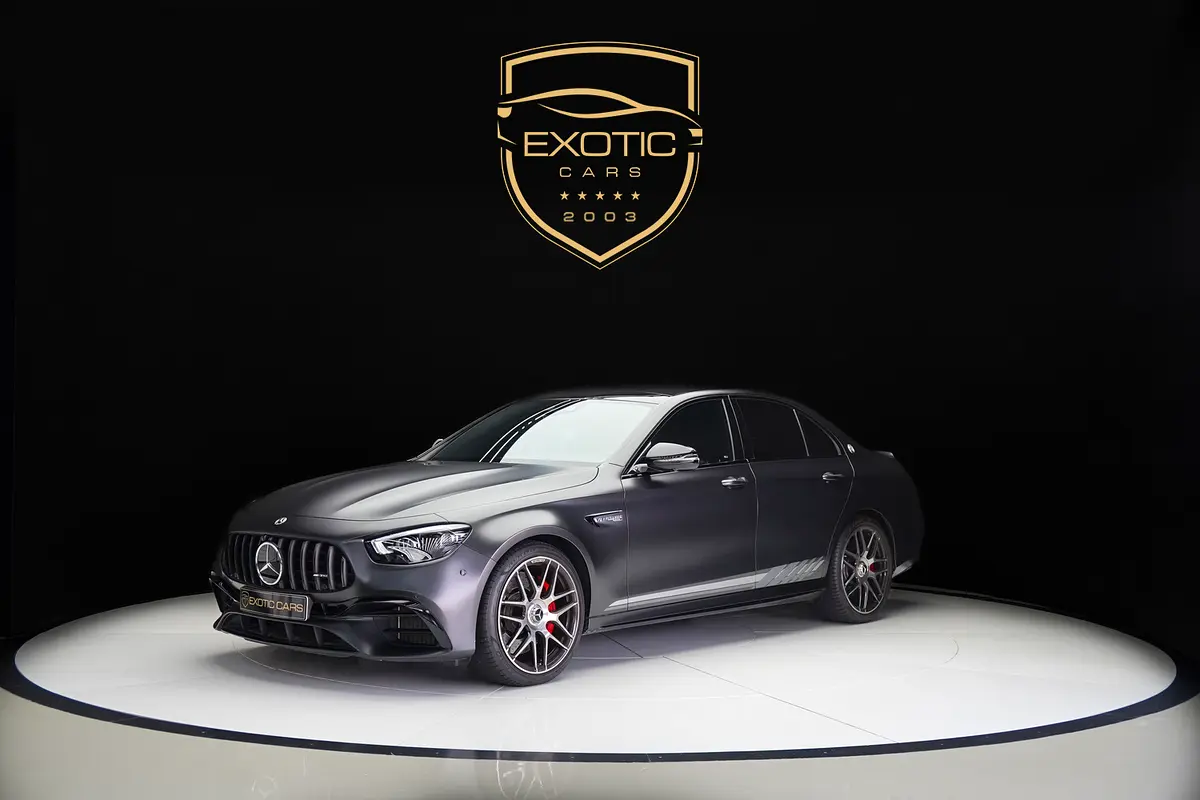 Mercedes-Benz E-Class 2023 — photo 1 of 18
