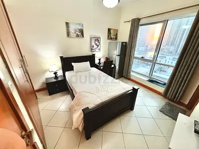 Master Bedroom Attached Bathroom for One Lady, Ladies Apartment, Close to SOBHA REALTY METRO STATION