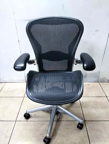 Herman Miller Steel Base Aeron Classic Chair fully loaded Size B