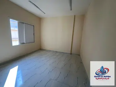 استوديو للايجار السنوى بالغوير اول ساكن قريب من جميع الخدمات مع باركن مجاني مساحه ممتازه مطبخ منفصل  سهل المخرج الي دبى