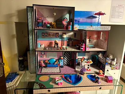 Original LOL Doll House + Many Dolls  Accessories – Great Condition