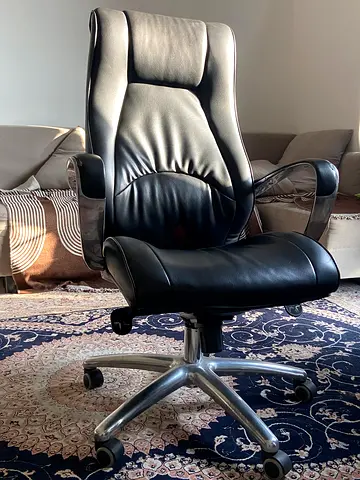 2 Comfortable Black Office Chair