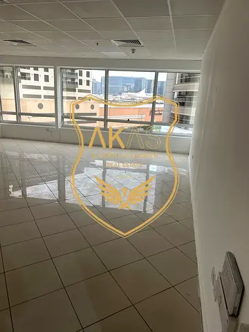 870 sqft Office is available in port Saeed just 145k
