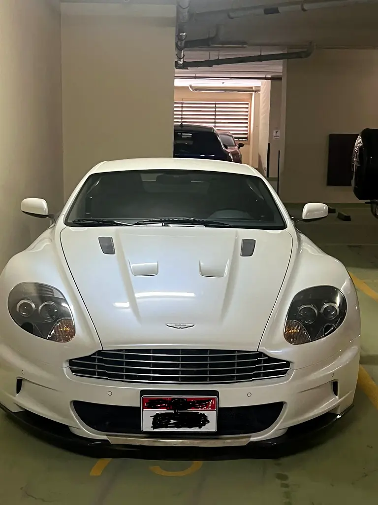 Aston Martin DBS 2009 — photo 1 of 7