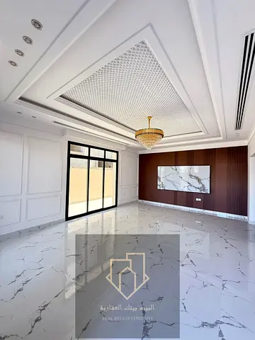 فيلا من ارضي وطابق اول وروف مجهز على اعلى مستوي تتكون 6 غرف ماستر مع مجلس كبير جدا تشطيب فاخر جدا