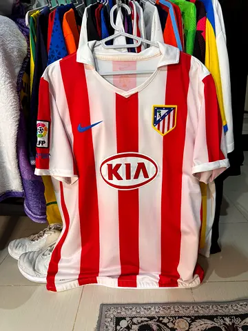 Atletico Madrid Jersey size medium 2010 - 2011 vintage original