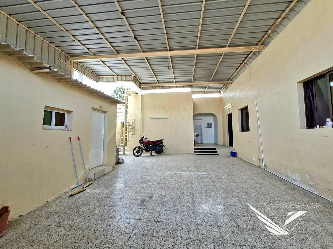 Spacious!4bedroom villa big hall maid room fully renovated villa al sabkha sharjah