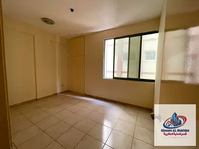 افخم شقة للايجار السنوى فى الند _ تكييف مركزى _ خزائن بالحائط _  غاز مركزى _ موقع استراتيجي _ قريب من مخرج دبي _ قريب من المسجد والحديقة والبحيرة