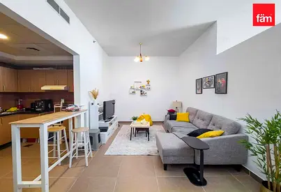 Motivated Landlord | Elegant | Waterfront Living