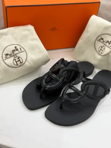 Hermès Black Sandals for Sale 🖤