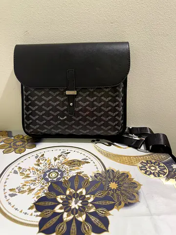 Goyard Messenger / Crossbody Bag