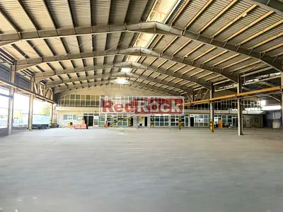 67,800 Warehouse for factories and Storage, 175KW