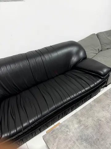 Selling 3 seater sofa and big centre table