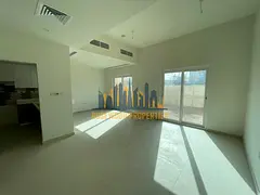 SINGLE ROW | CLOSE TO POOL AND PARK