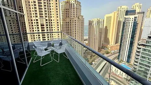 متوفر الآن! تراس ضخم يطل على البحر والمارينا I
