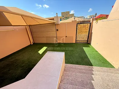 5 Master Bedroom Villa + Separate Entrance+ Maids Room+ Staff Accommodation.