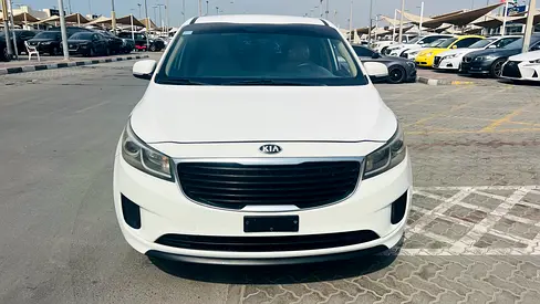 Kia carnival gcc