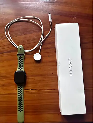 Apple Watch Series 7 with Charger