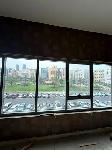 🌟 فرصة نادرة للتملك – شقة واسعة بإطلالة مميزة في برج السرحي