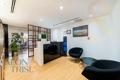 Fully fitted office l Spacious l high floor