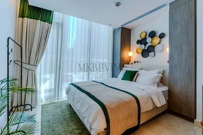 Stylish Studio Apartment | Downtown | Walk to Dubai Mall | Gym & Pool