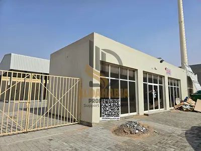 🏭 للإيجار – مشروع صناعي / تجاري متكامل في المنطقة الصناعية بأم القيوين فرصة مميزة لاستئجار مشروع صناعي أو تجاري متكامل مناسب لمختلف الأنشطة مثل الورش