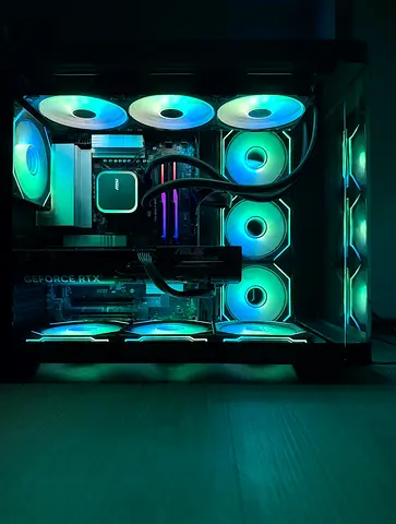 R7 7800x3D + RTX 5070 gaming pc