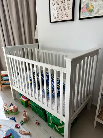 Pottery Barn Kendall Convertible Crib