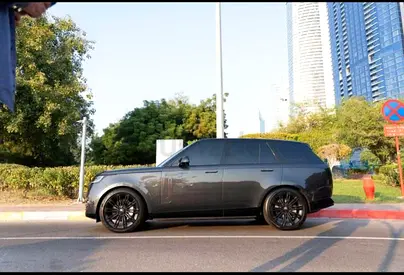 Range Rover V8 – 2023 – GCC Specs – Full Option – Under Warranty.