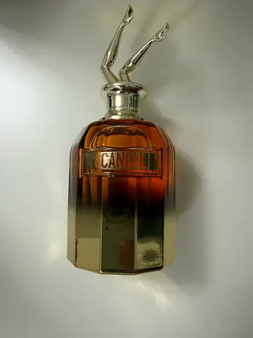 Jean Paul Gaultier - Scandal tester