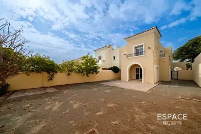 5 Bedroom - Vacant On Transfer - Private