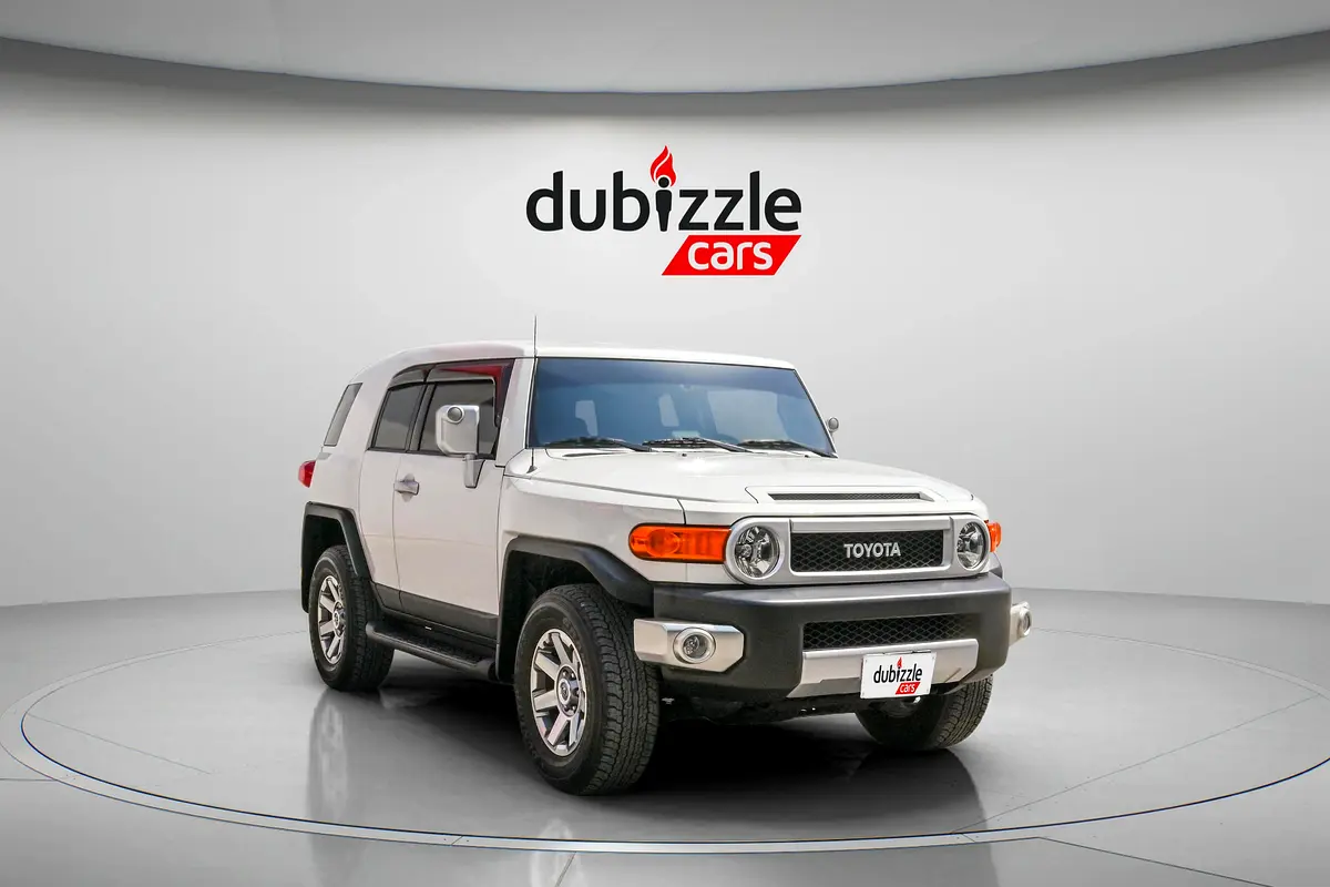 Toyota FJ Cruiser 2022 — photo 1 of 17