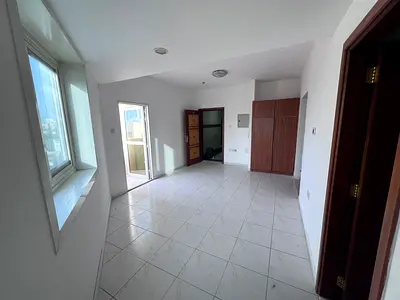 اجمل الاسنديوهات بالراشديه مع بلكونه خزائن بالحائط مطبخ منفصل مسحه كبيره تكييف مركزي