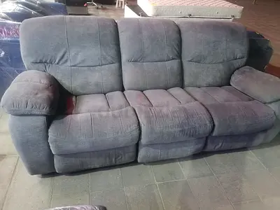 Recliner sofa 3 parsn