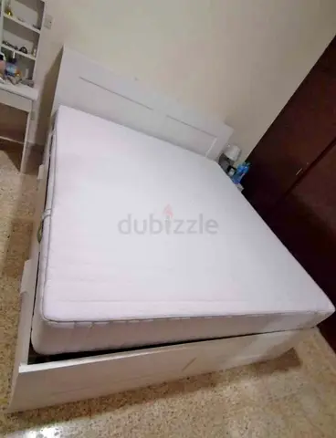 IKEA brimnessqueen size 160×200cm bed frame with headboard+ 4 big storage drawers with IKEA mattress